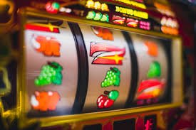 luckypoint slots VIP cashback bonus နှင့် free spins promotion များပြသသော platform interface မြင်ကွင်း